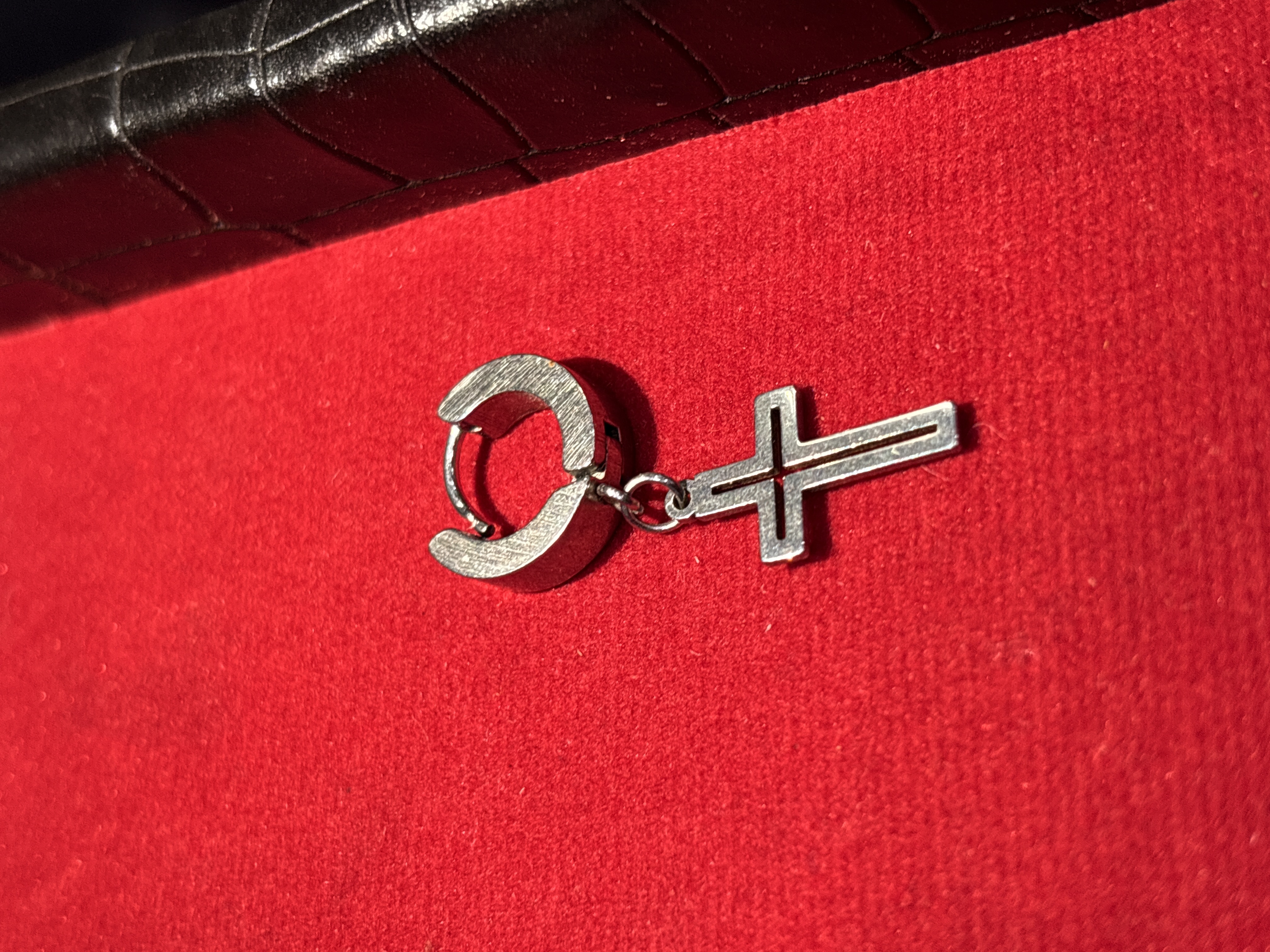 پیرسینگ گوش صلیب سیلور آویز | Silver Cross Drop Earring ✝️