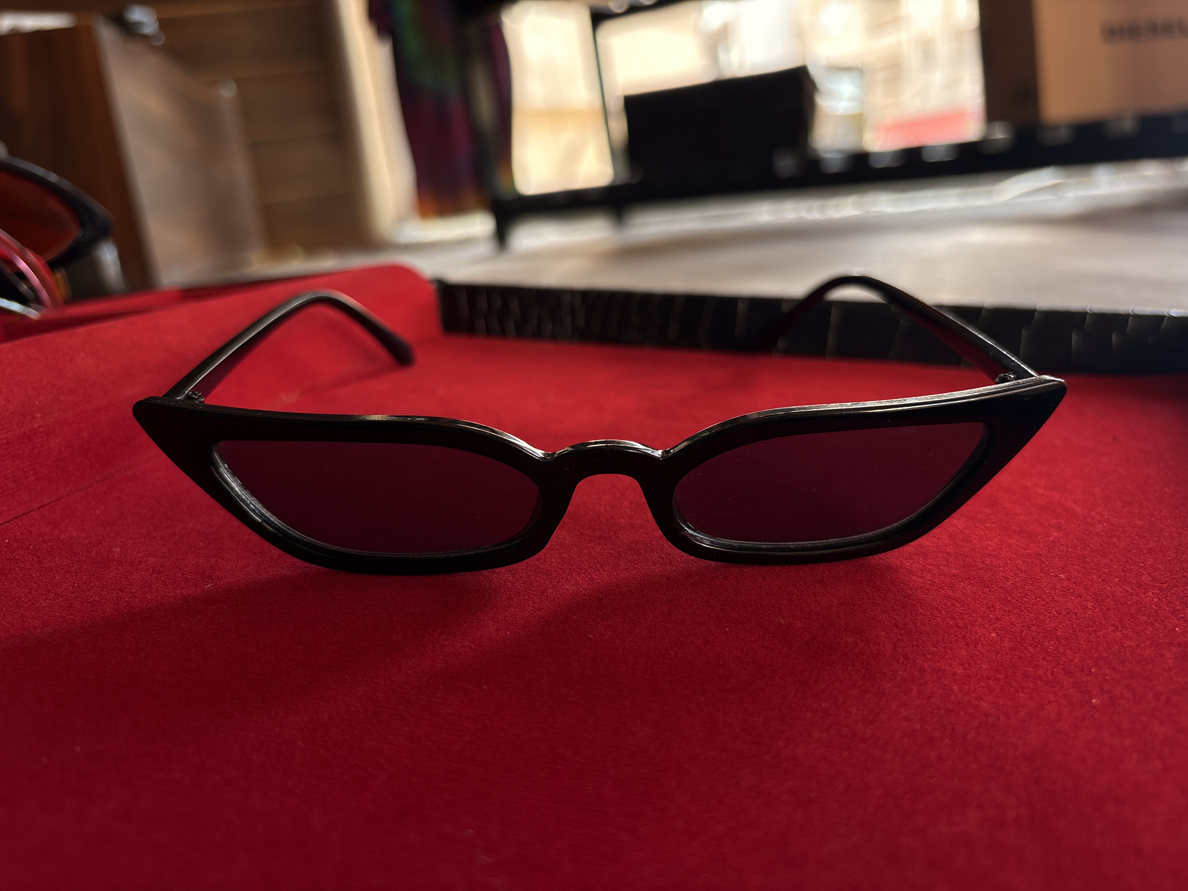 عینک گربه‌ای فانتزی | Cat Eye Fashion Glasses 🐱✨