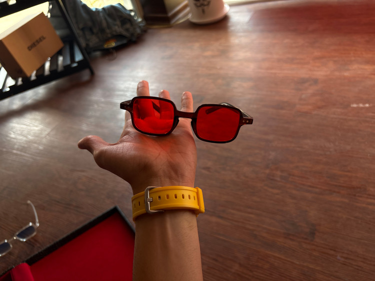 عینک مربعی شیشه قرمز | Square Red Lens Glasses 🕶️✨