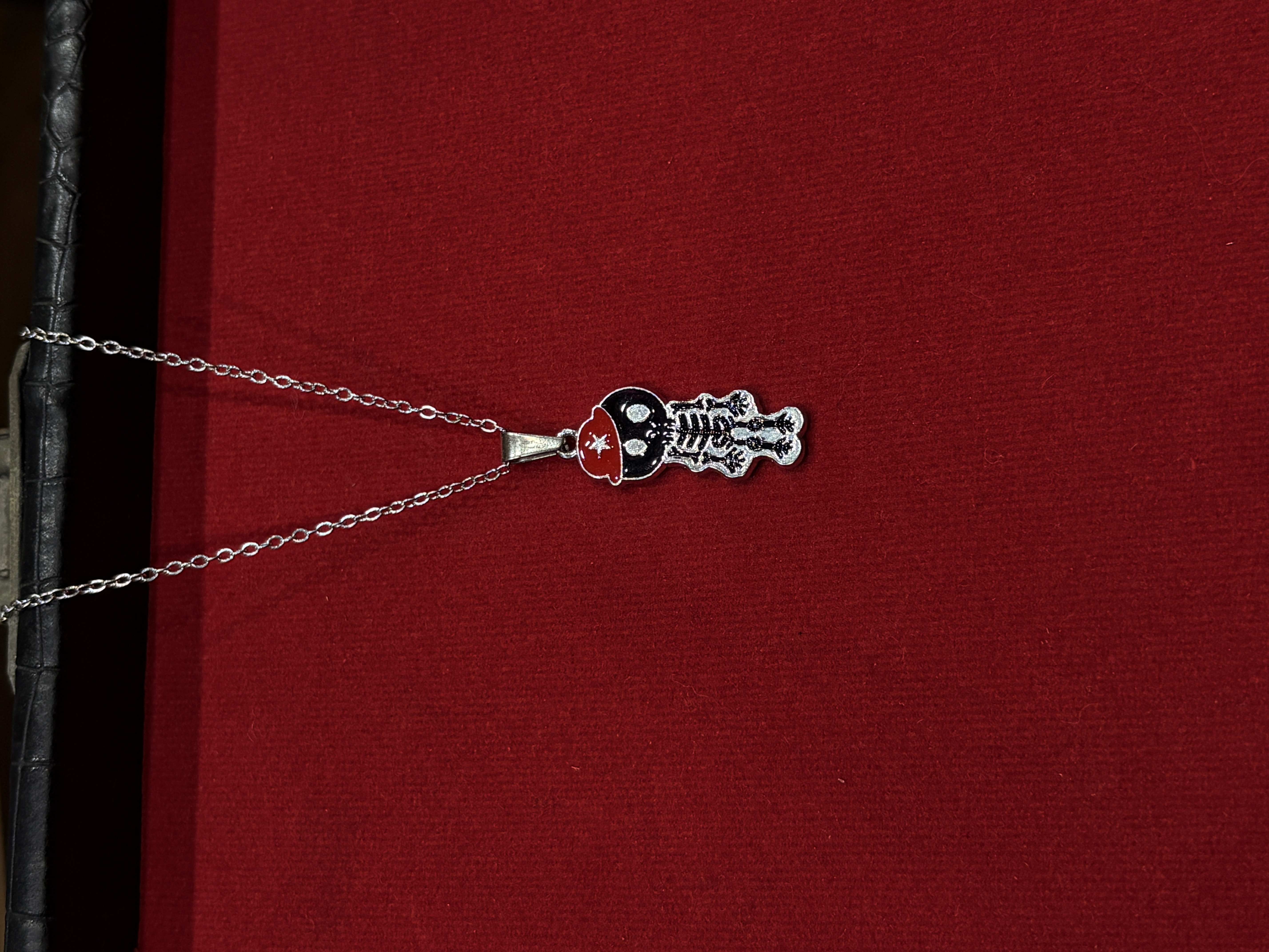 دوتا گردنبند پلاک اسکلتی آبی و قرمز | Blue & Red Skull Pendant Necklace Set 🔥